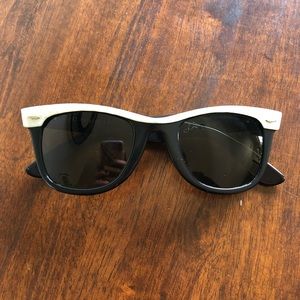 Vintage pearl ray ban sunglasses